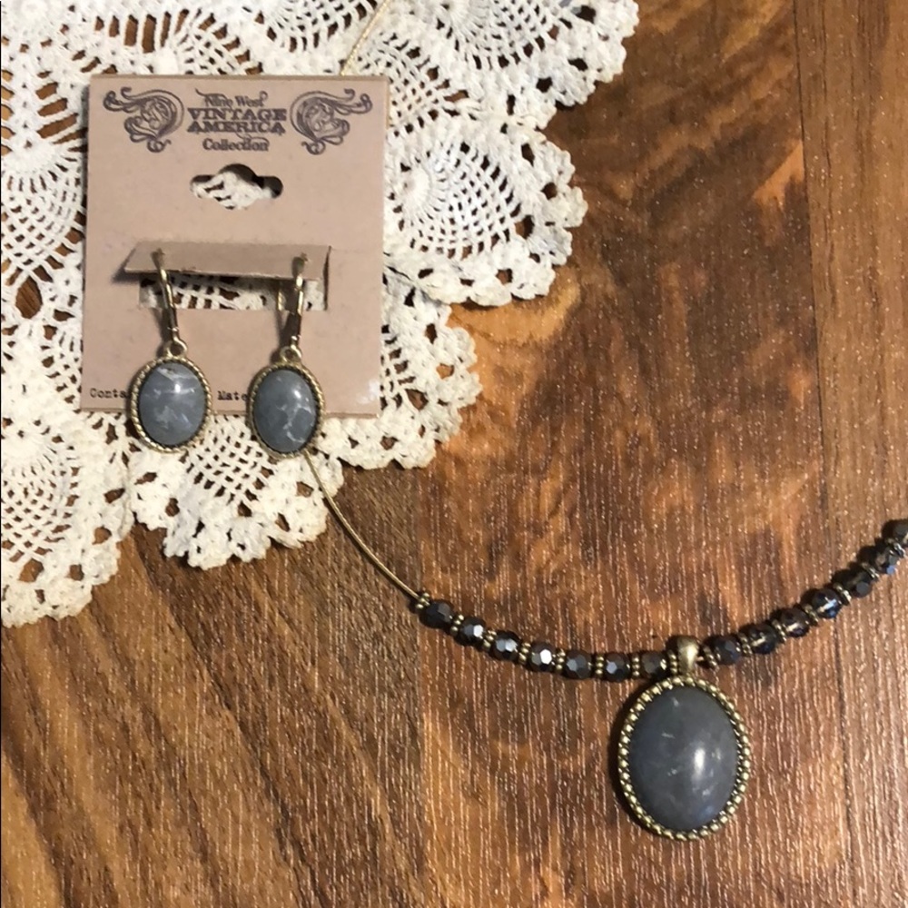VINTAGE AMERICA Nine West Collection